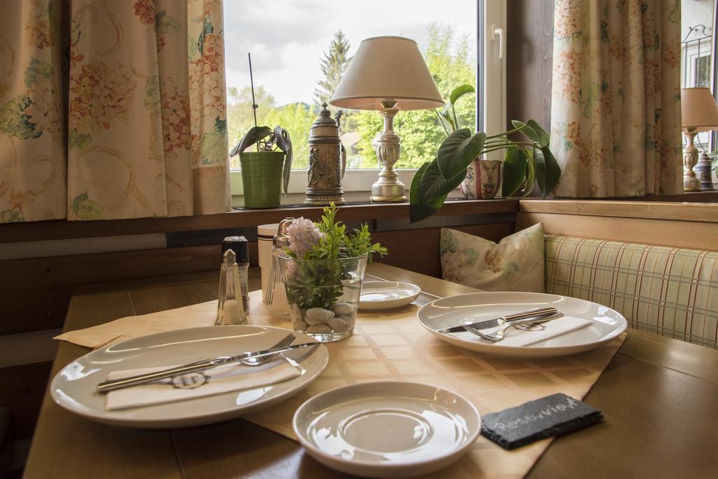 Gaestehaus Am Kurpark Шлирзе Экстерьер фото